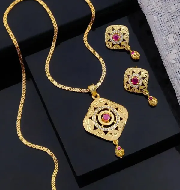 Traditional_Gold-Plated_Pendant_Set_With_Pink_Stone