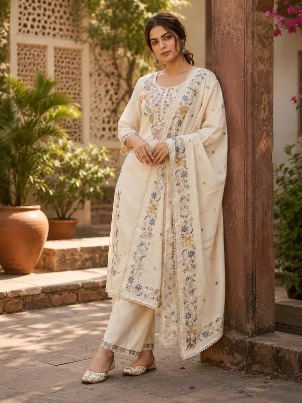 Ivory_Blossom_Kashmiri_Hand_Work_Embroidered_3_Piece_Suit_Set