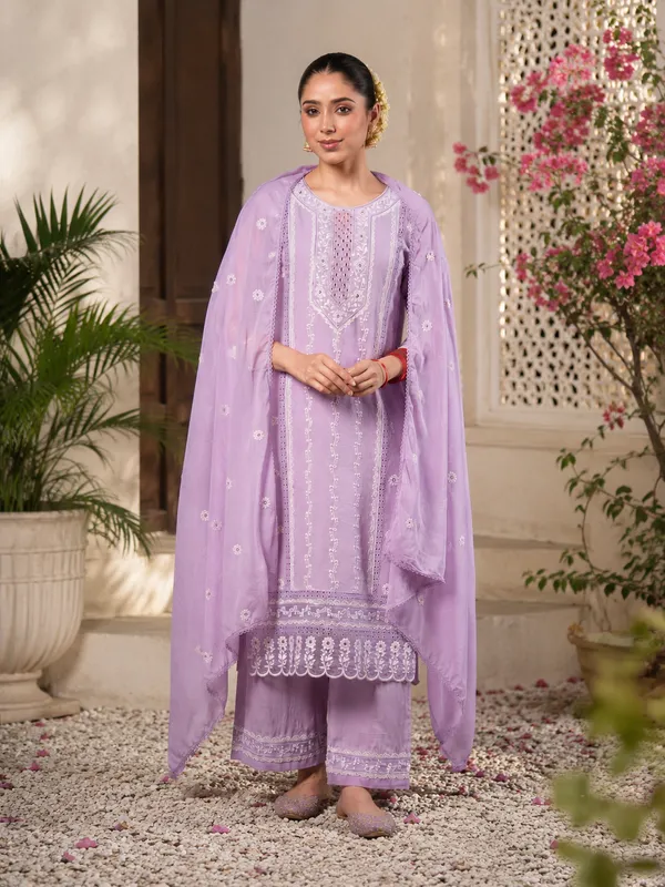 Lavender_Lucknowi_Chikankari_Suit_Set