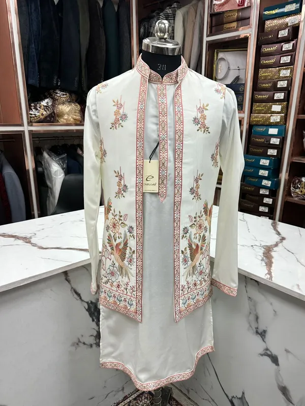 Elegant_Embroidered_Kurta_Set_For_Men_Offwhite_With_Floral_Embroidery