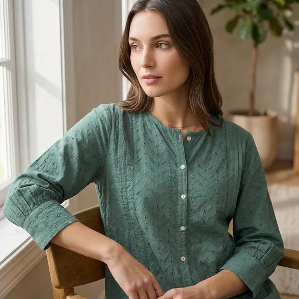 Green_Textured_Buttondown_Tunic_Top_With_3/4_Sleeves