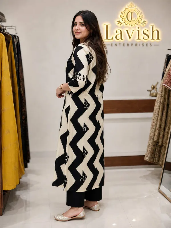 Classic_Black_&_White_Zigzag_Cord_Set_–_Bold_Contemporary_Elegance