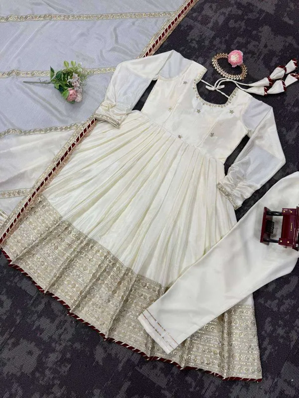 White_Anarkali_bridal_suit_For_Women