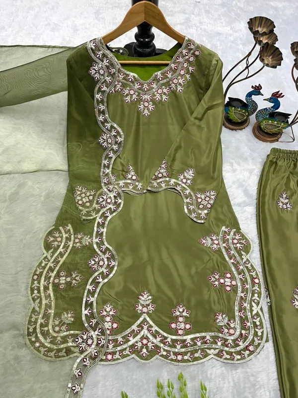 Anarkali_palazzo_set_For_Women