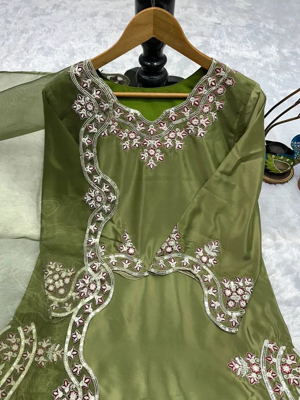 Anarkali_palazzo_set_For_Women