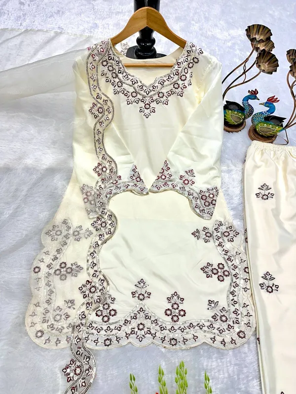 Anarkali_palazzo_set_For_Women
