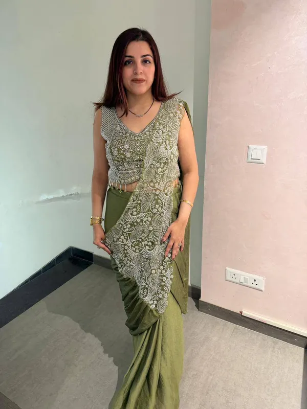 Red_sharara_set_For_Women