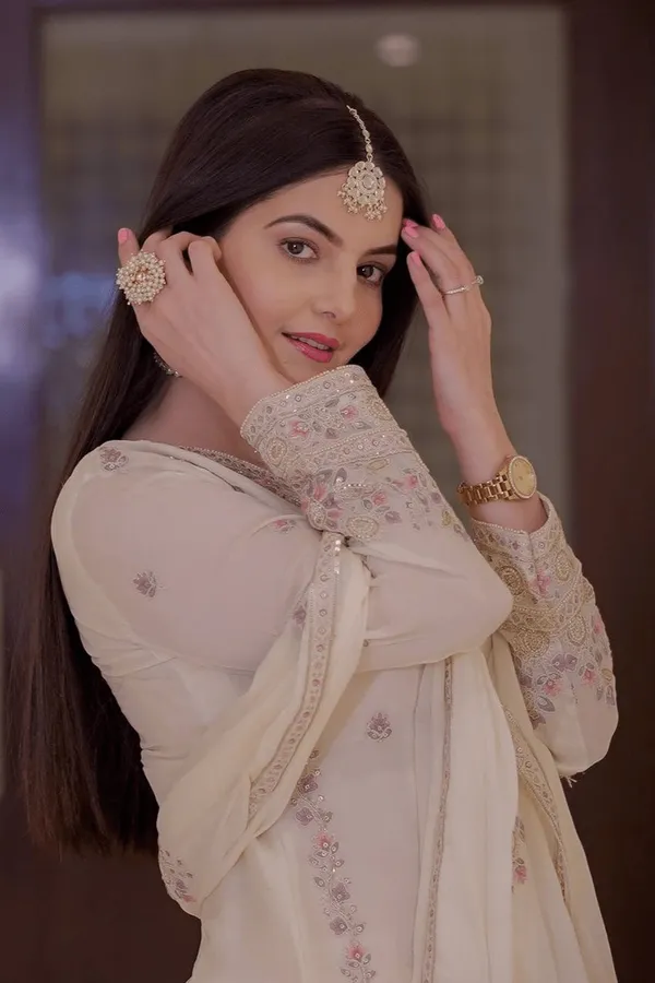 White_Draped_In_Tradition_Kurti_Palazzo_With_Dupatta