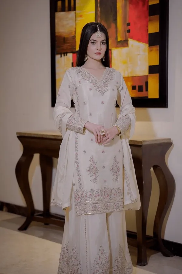 White_Draped_In_Tradition_Kurti_Palazzo_With_Dupatta