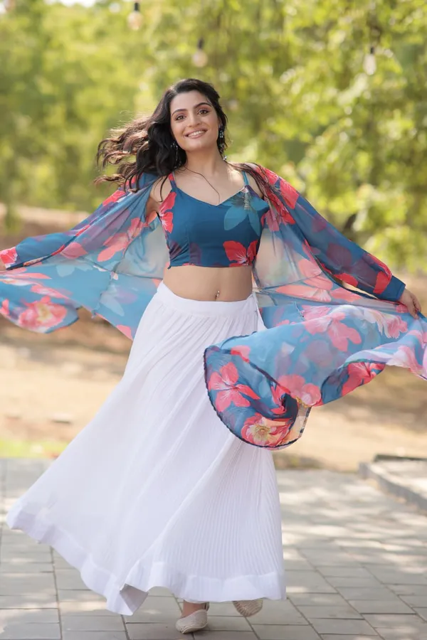 Pink_And_Green_Fashionable_Lehenga_Blouse_And_Shrug_Set