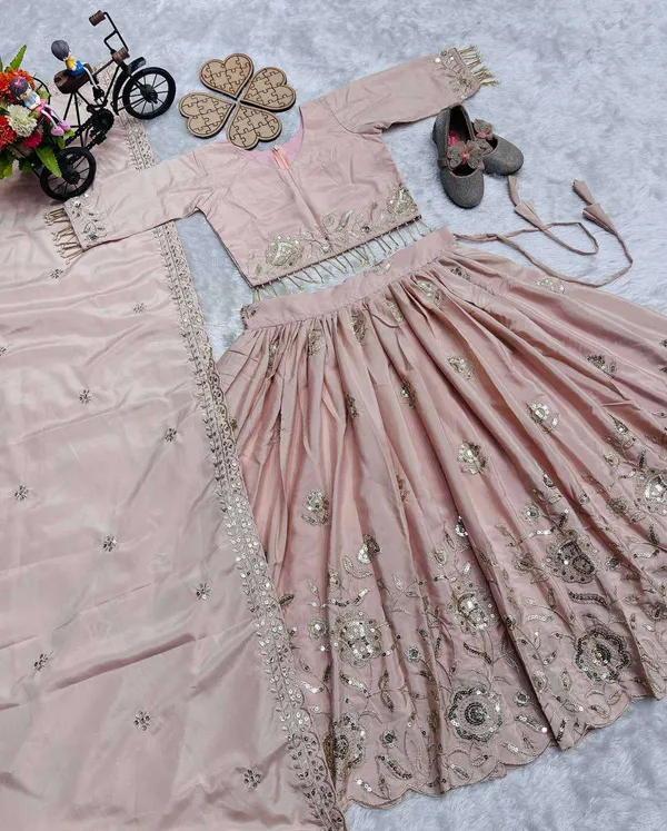 Peach_New_Arrival_2025_Designer_Wedding_Lehenga_Choli_For_Girls
