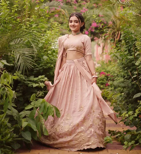 Peach_New_Arrival_2025_Designer_Wedding_Lehenga_Choli_For_Girls