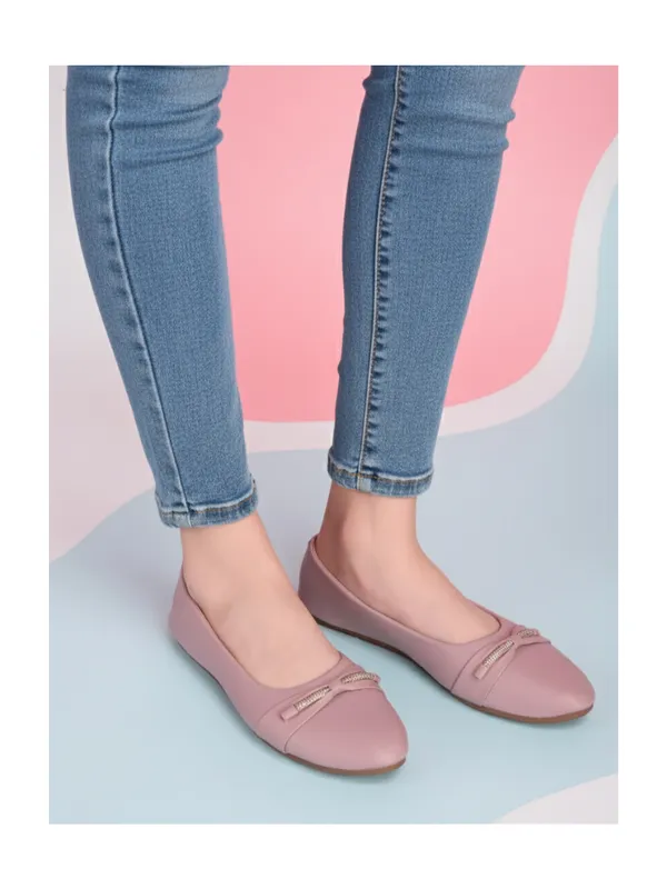 Pink_Pointed_Toe_Ballet_Flats_With_Metal_Bar_Detail_For_Women
