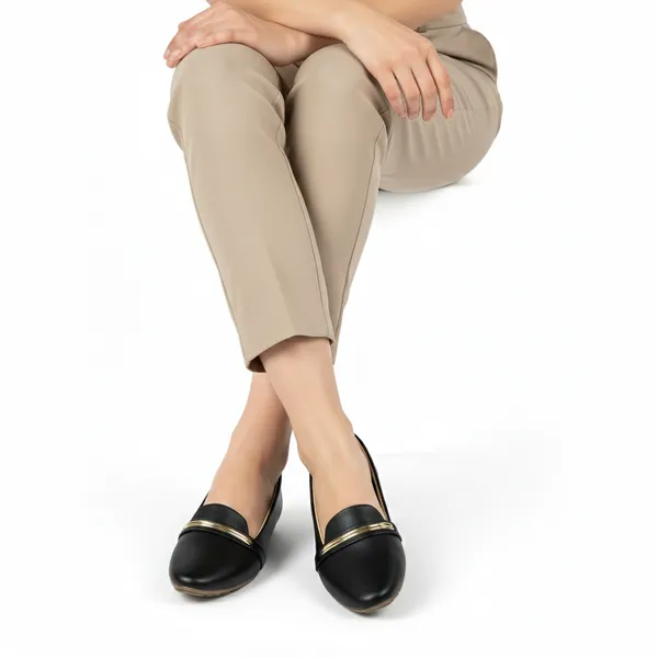 Black_Loafers_With_Trim_For_Women