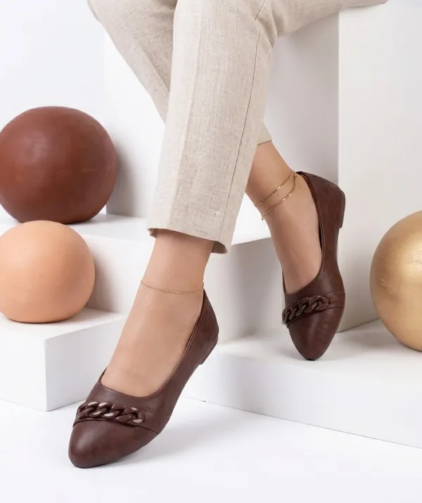 Brown_Flat_Ballerinas_With_Chain_Detail_For_Women