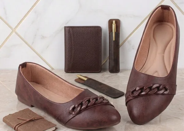 Brown_Flat_Ballerinas_With_Chain_Detail_For_Women