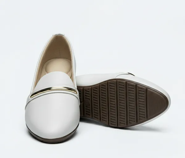 White_Pointed_Toe_Ballet_Flats_With_Metal_Bar_Detail_For_Women