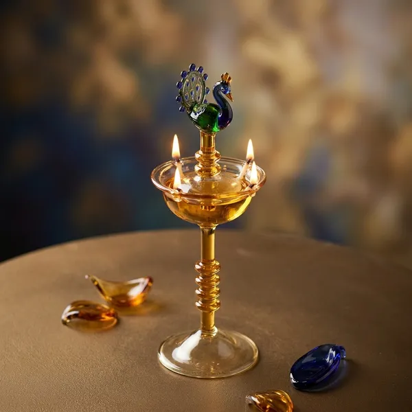 Borosilicate_Glass_Peacock_Oil_Lamp_With_Brass_Stand