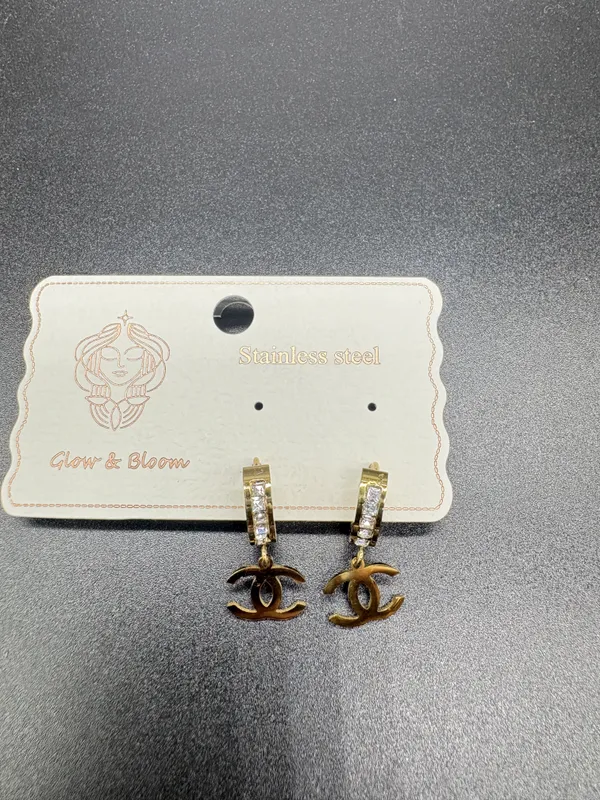 Gold_Alloy_Crystal_Embellished_Hoop_Earrings_For_Women