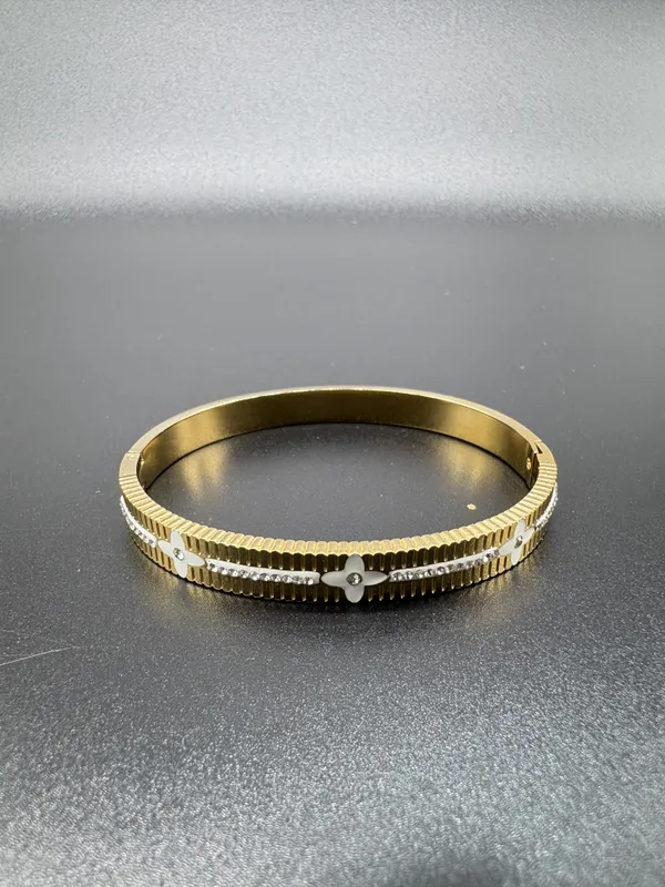 Gold_Alloy_Zipper_Design_Bangle_Bracelet_For_Women