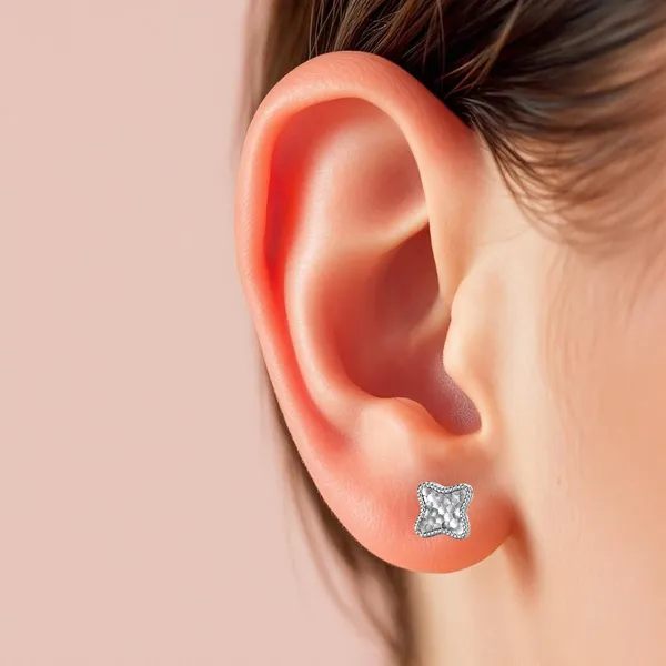 Sterling_Silver_Clover_Stud_Earrings_With_Textured_Finish92.5_Sterling_silver