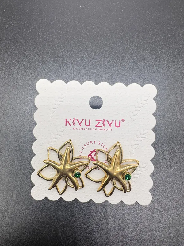Gold_Alloy_Floral_Crystal_Stone_Stud_Earrings_For_Women