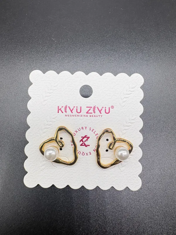White_Pearl_Alloy_Heart_Stud_Earrings_For_Women