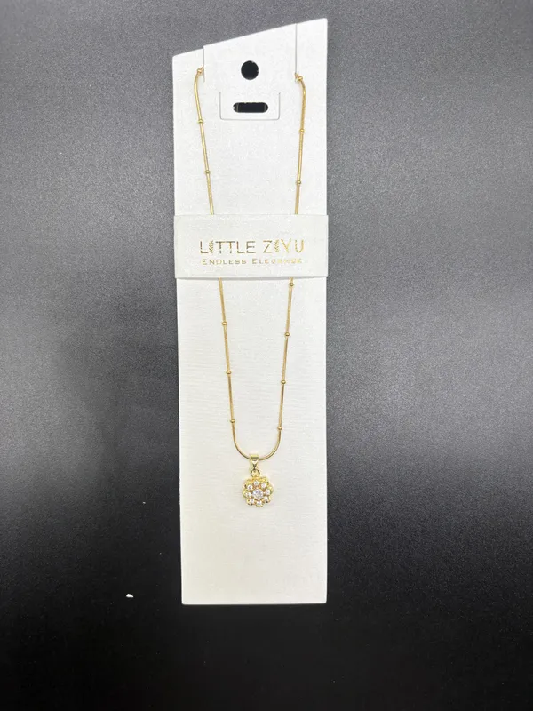 Gold_Alloy_Crystal_Flower_Pendant_Necklace_For_Women