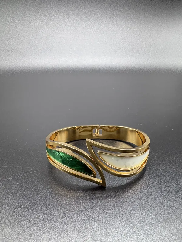 Green_Gold_Tone_Alloy_Hinged_Enamel_Bangle_For_Women