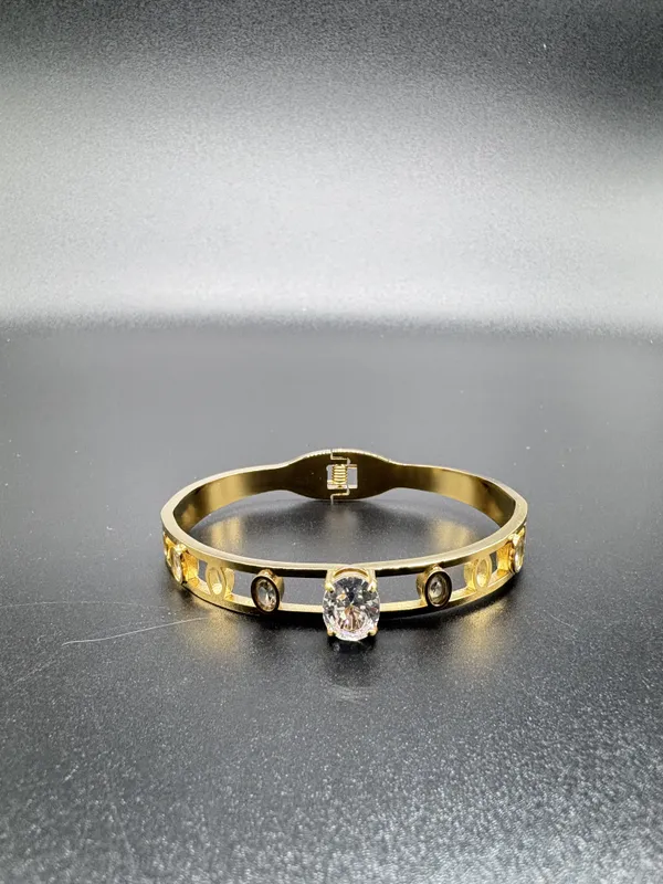 Gold_Alloy_Crystal_Stone_Geometric_Bracelet_For_Women