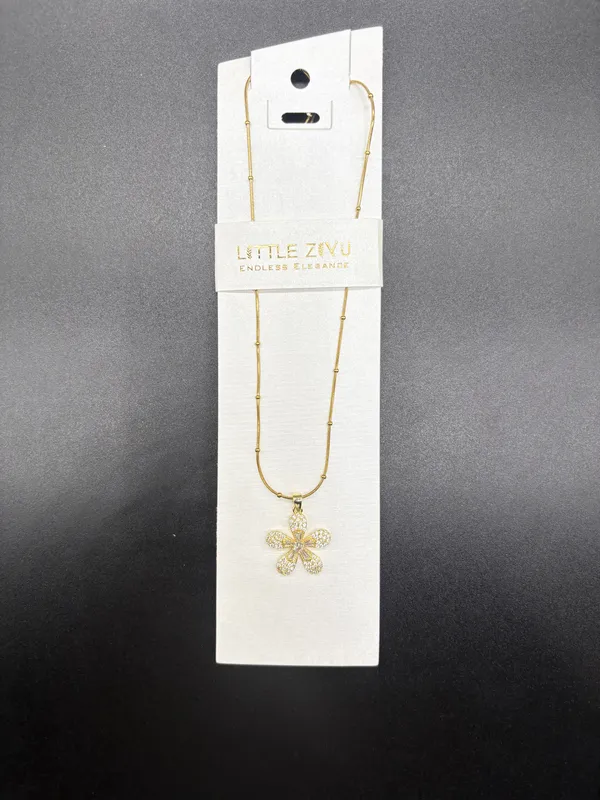 Gold_Alloy_Crystal_Flower_Pendant_Necklace_For_Women