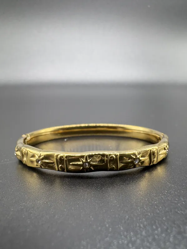 Gold_Alloy_Bamboo_Star_Accent_Bangle_Bracelet_For_Women