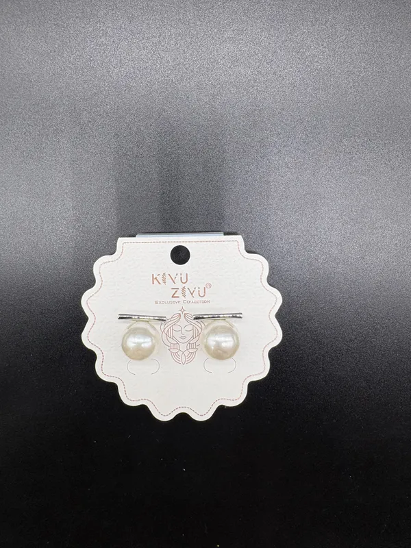 White_Pearl_Alloy_Classic_Stud_Earrings_For_Women