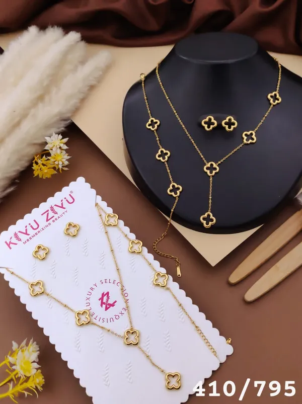 Gold_Tone_Alloy_Four_Petal_Clover_Necklace_And_Earring_Set_For_Women