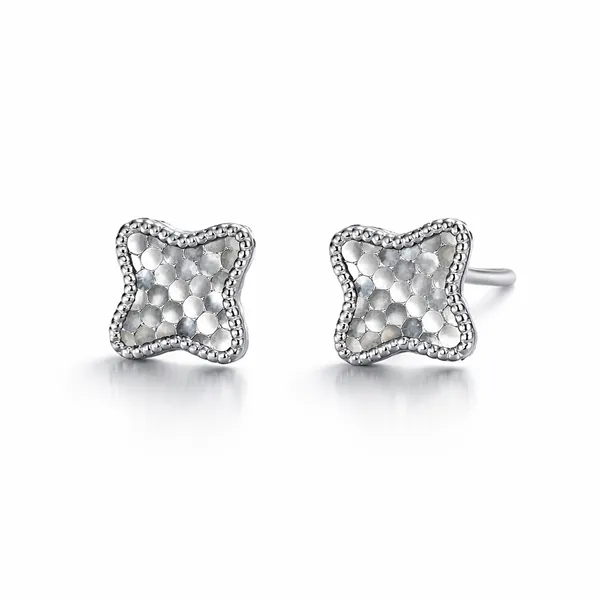 Sterling_Silver_Clover_Stud_Earrings_With_Textured_Finish92.5_Sterling_silver