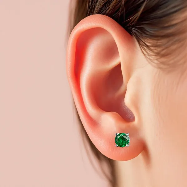 Emerald_Green_Crystal_Stud_Earrings_In_Silver_Setting92.5_Sterling_silver