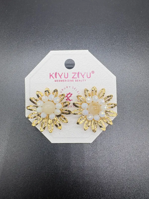 Gold_Alloy_Flower_White_Pearl_Center_Stud_Earrings_For_Women