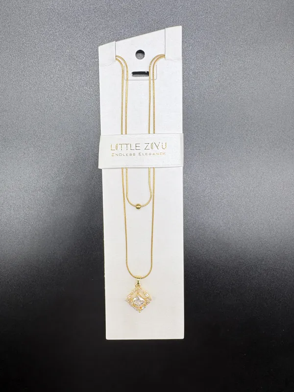 Gold_Alloy_Diamond_Shape_Crystal_Pendant_Necklace_Set_For_Women