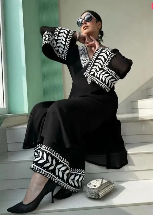 Black_Cotton_Kurti_And_Pant_Set_For_Women