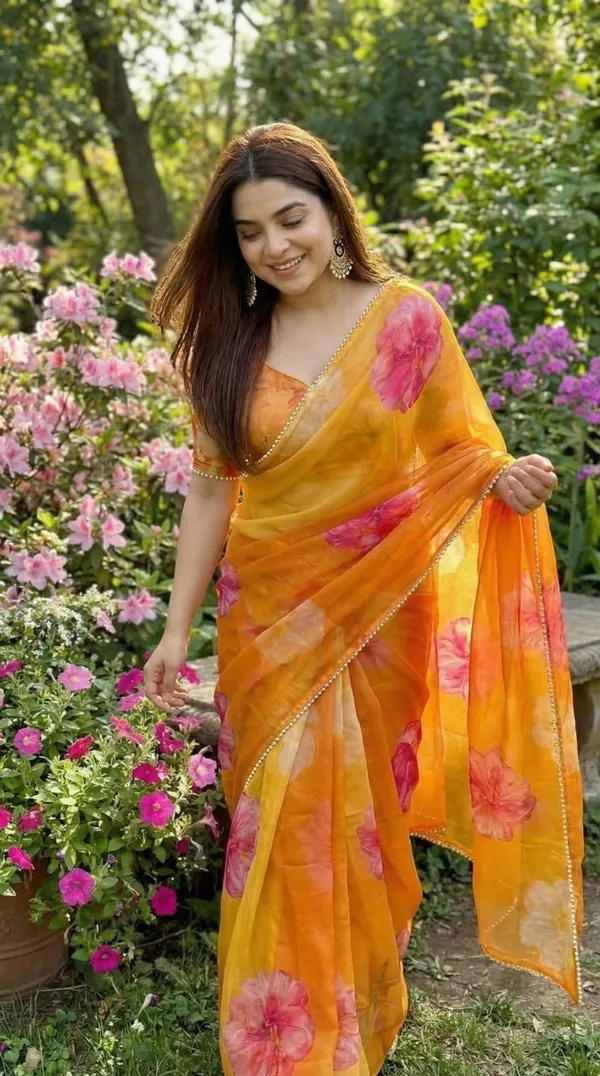 Yellow_Floral_Print_Saree_With_Pink_Rose_Pattern_For_Women