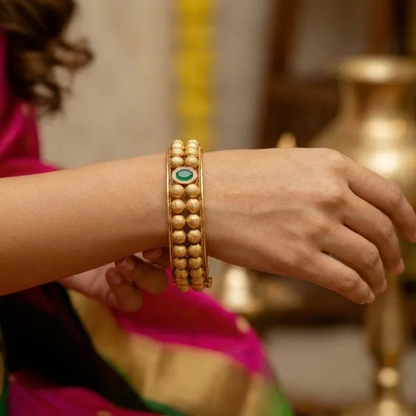 Copper_Base_With_Gold_Plated_Devshobha_Fancy_Bangles
