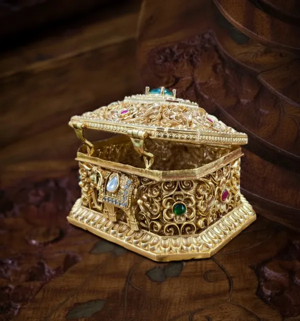 Copper_Base_With_Gold_Plated_Antique_Haldi_Kumkum_Karande