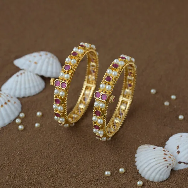 Copper_Base_With_Gold_Plated_Gulabi_Moti_Kada