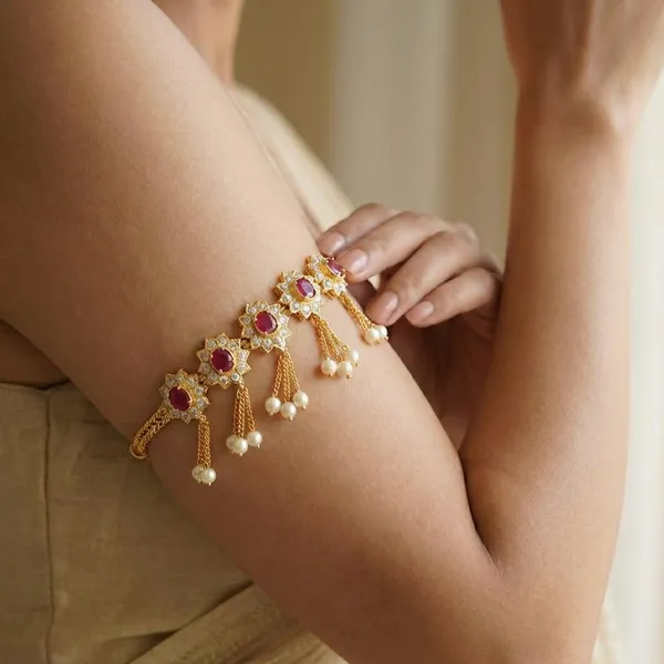 Copper_Base_With_Gold_Plated_Mahaveera_Bajubandh