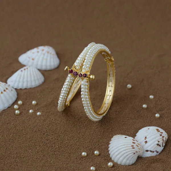 Copper_Base_With_Gold_Plated_Sharadmani_Moti_Bangles