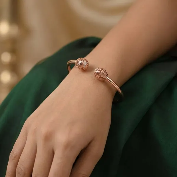 Copper_Base_With_Gold_Plated_Sphere_Head_Rose_Gold_American_Diamond_Bracelet