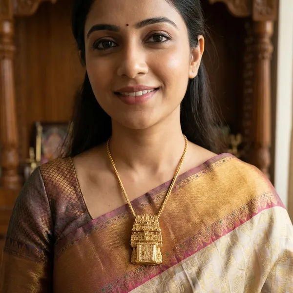 Copper_Base_With_Gold_Plated_Temple_Haladi_Kumkum_Karande