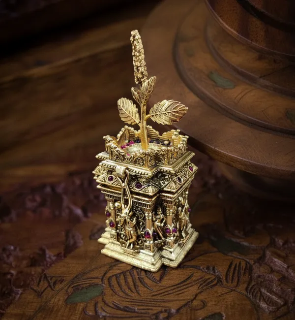 Copper_Base_With_Gold_Plated_Tulsi_Radhakrishna_Haldi_Kumkum_Karande