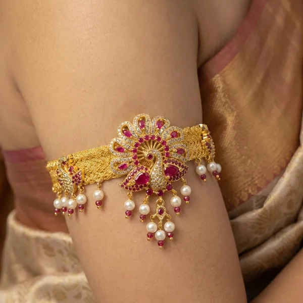 Copper_Base_With_Gold_Plated_Mayura_Vanki
