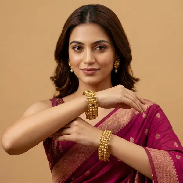 Copper_Base_With_Gold_Plated_Parampara_Rajeshahi_Fancy_Bangale